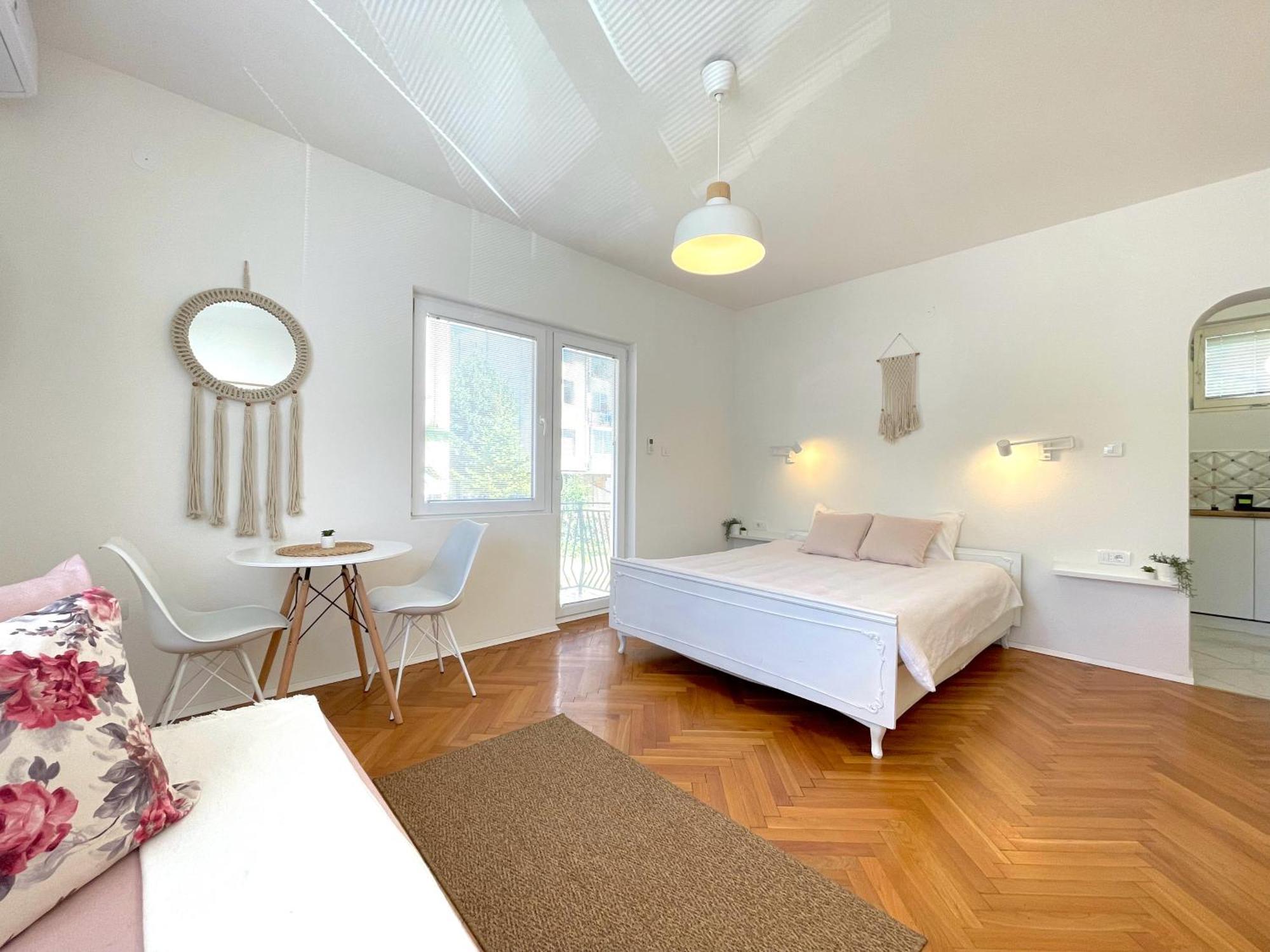 Makedonka Apartments โอครีด ภายนอก รูปภาพ